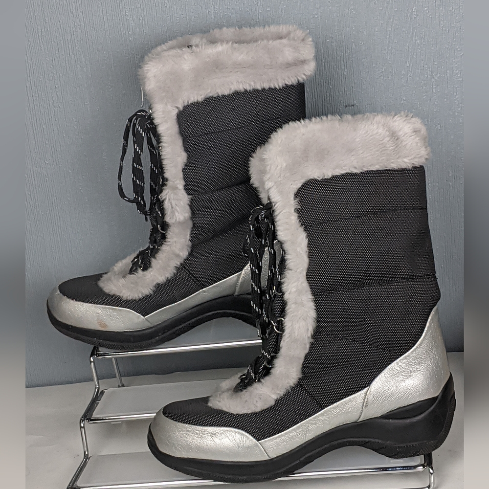 Anne Klein AKLinder Boots Size 7.5 Black & Silver Plush Lined FLAW